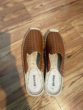 NWOT Soludos Woven Espadrille Mules